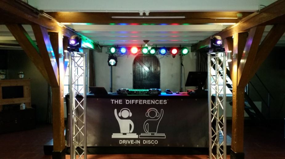 3_The_Differences_Drive-in_disco_Bruiloftshow