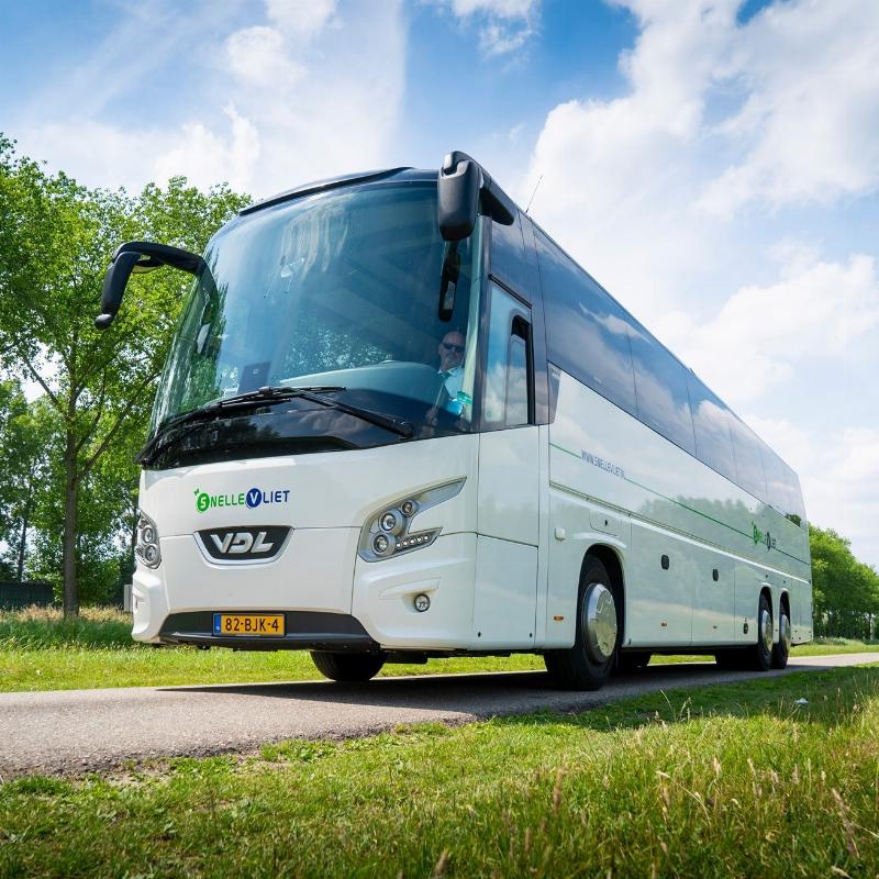 1_snellevliet_touringcars_trouwvervoer