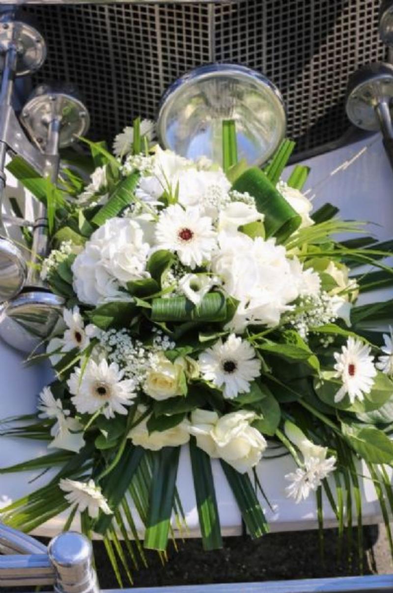 2_auperle_bloemen_autodecoratie-huwelijk